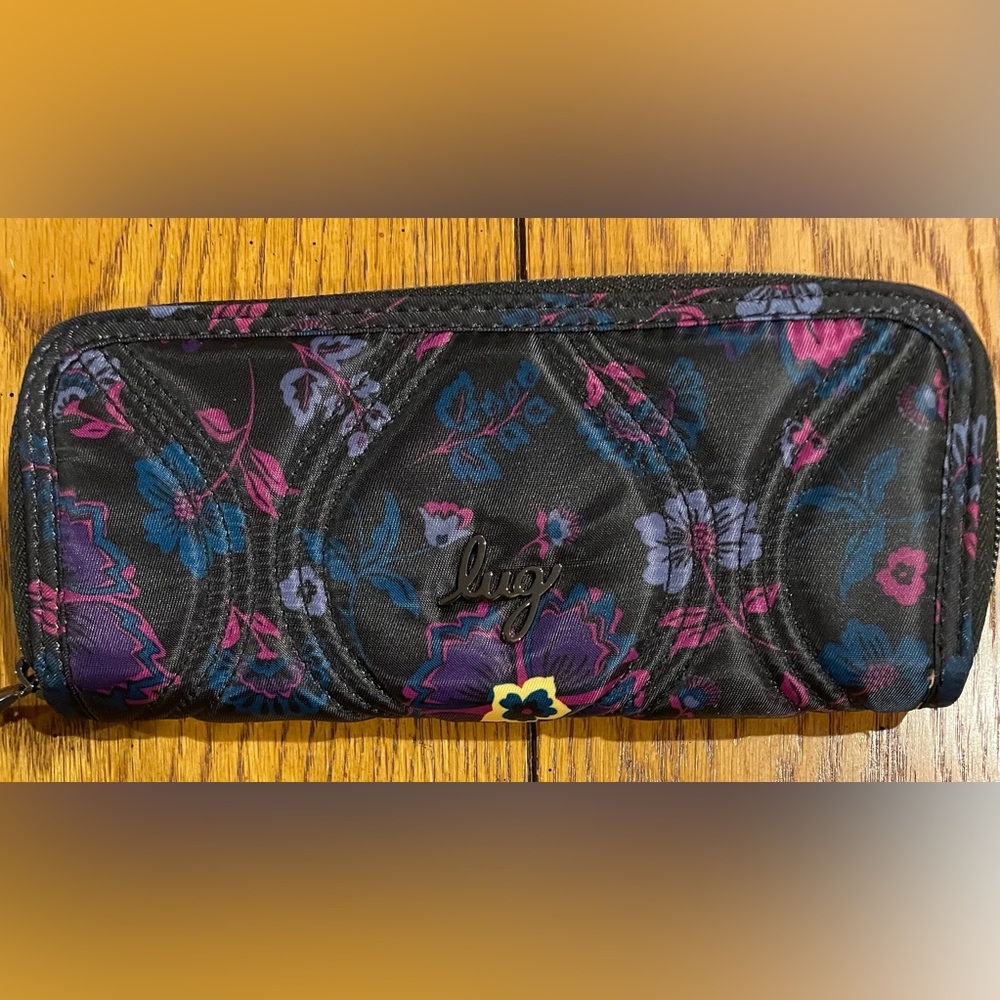 NWOT LUG Tendu slim wallet, Boho Floral Black pattern, zip around closure